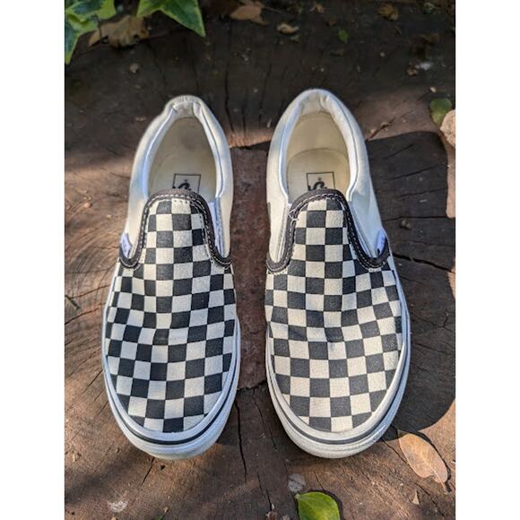 Vans, black and off white checkered slip ons size kids 2.5 - Picture 3 of 8